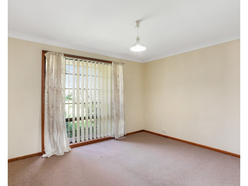 6 Lewis Crescent, Forresters Beach NSW 2260