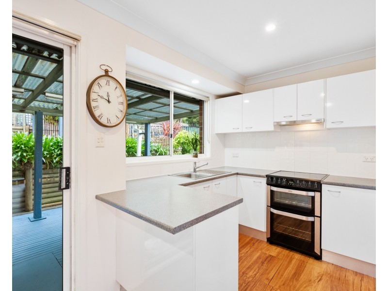 8 Hakea Close, Wyoming NSW 2250