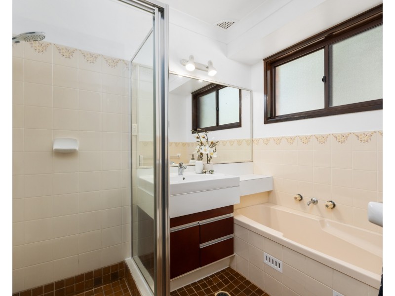 2 Cranbrook Street, Wyoming NSW 2250