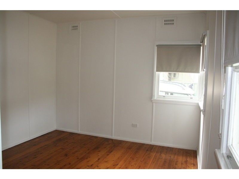 2 Sunrise Avenue, Budgewoi NSW 2262