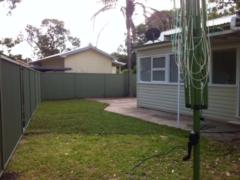 2 Sunrise Avenue, Budgewoi NSW 2262