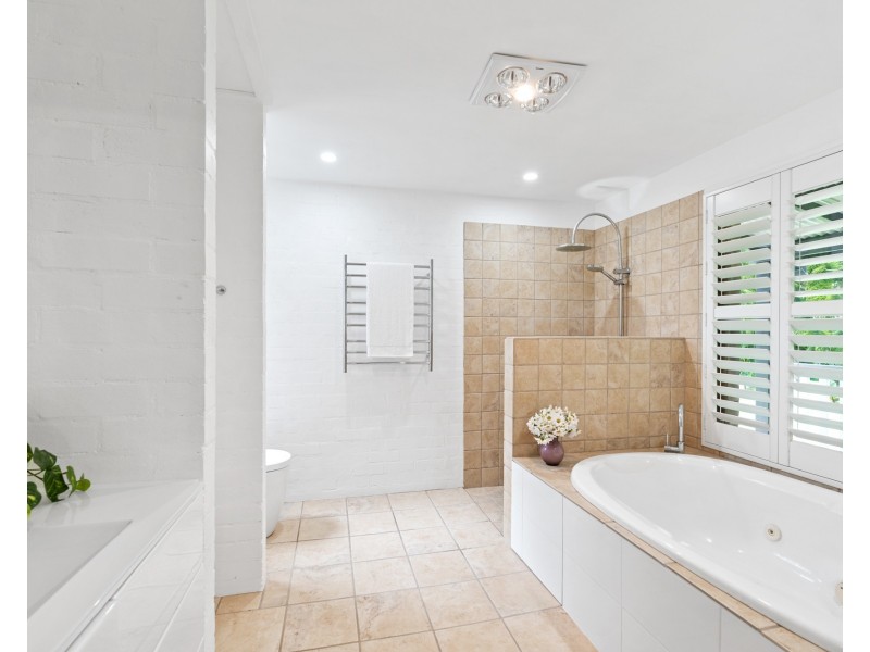 1 Kirra Street, Erina NSW 2250