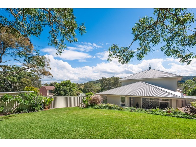 1 John Street, Forresters Beach NSW 2260