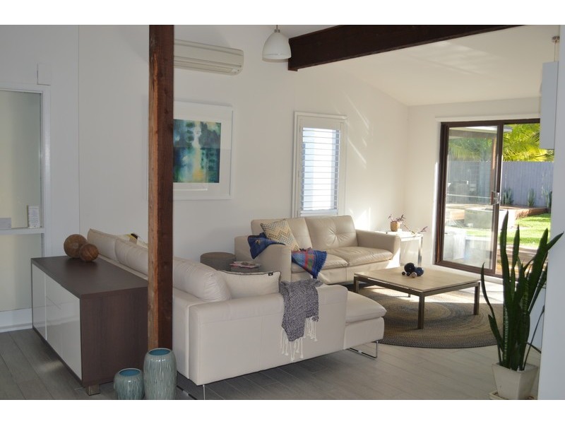 15 Windsor Road, Wamberal NSW 2260