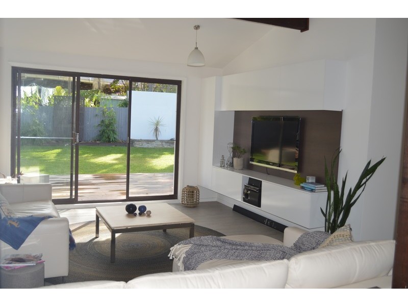 15 Windsor Road, Wamberal NSW 2260