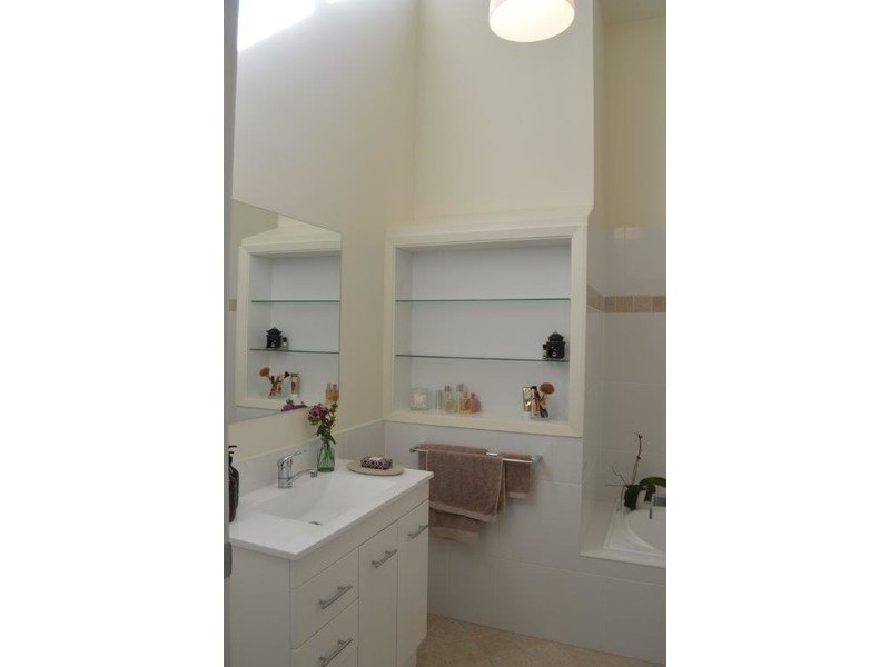 15 Windsor Road, Wamberal NSW 2260