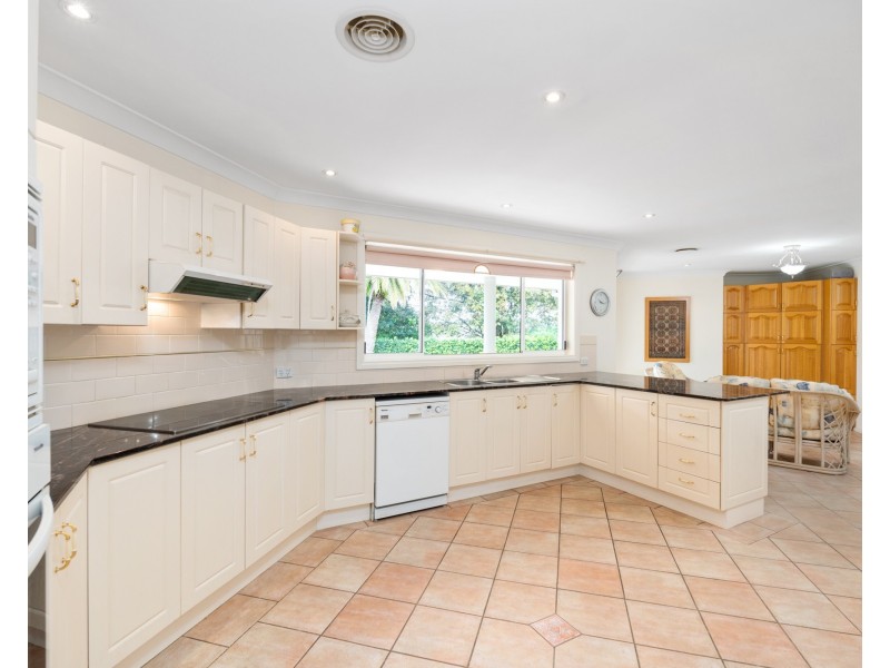 11C Eulalia Avenue, Point Frederick NSW 2250