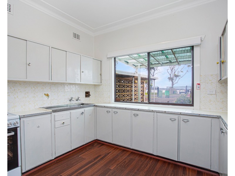 114 Main Road, Toukley NSW 2263