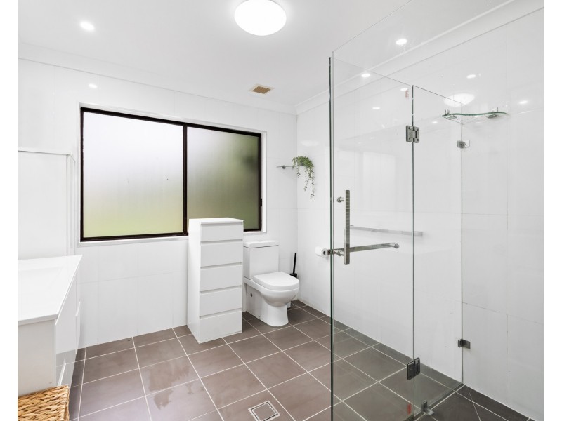 4 Rhonda Street, Wyoming NSW 2250