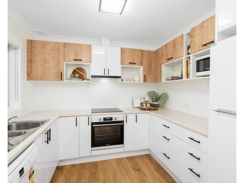 8 Isis Street, Wyoming NSW 2250