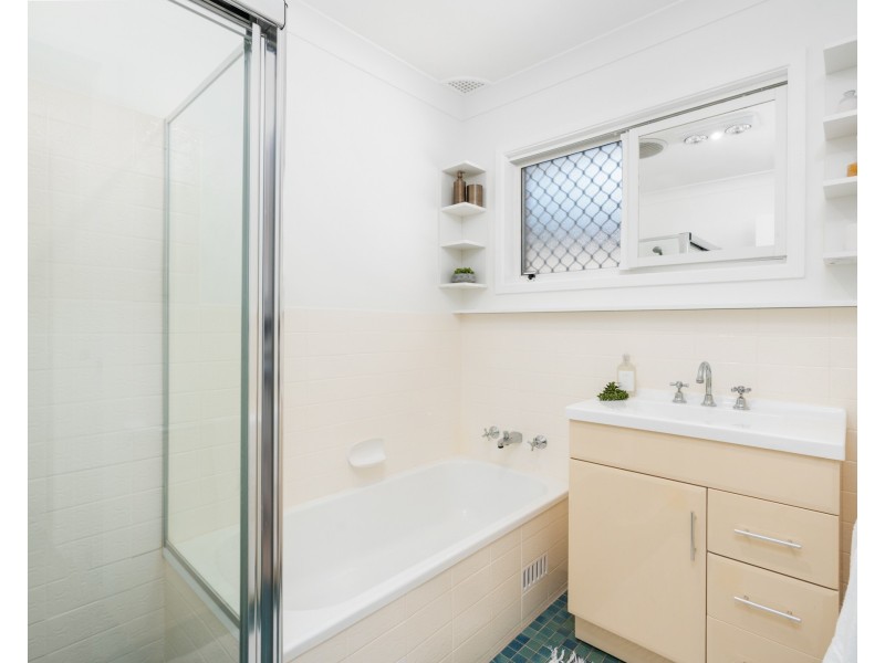 8 Isis Street, Wyoming NSW 2250