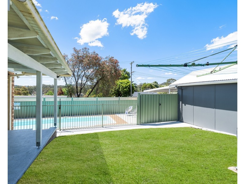 50 North Crescent, Wyoming NSW 2250