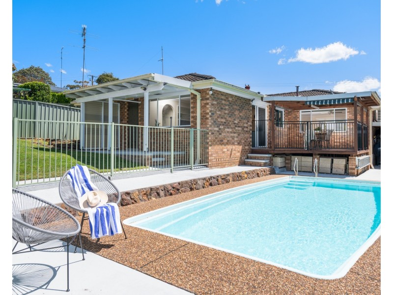 50 North Crescent, Wyoming NSW 2250