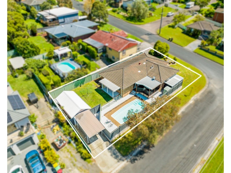 50 North Crescent, Wyoming NSW 2250