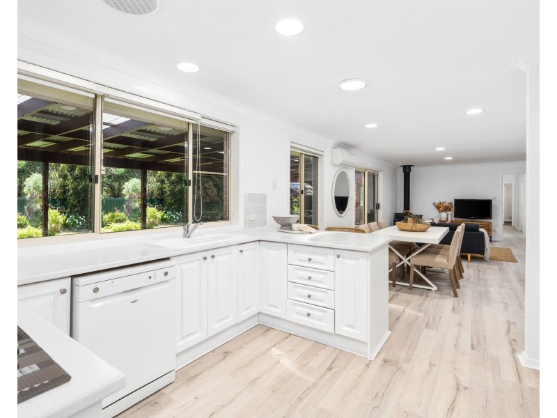 26 Donna Close, Lisarow NSW 2250