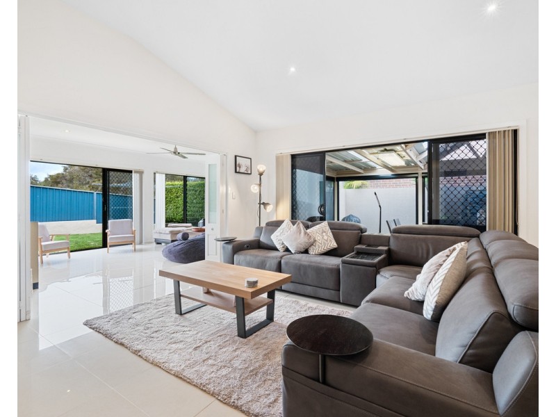 81 Sir Joseph Banks Drive, Bateau Bay NSW 2261