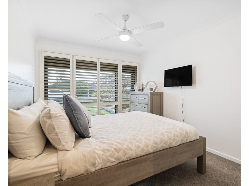 81 Sir Joseph Banks Drive, Bateau Bay NSW 2261