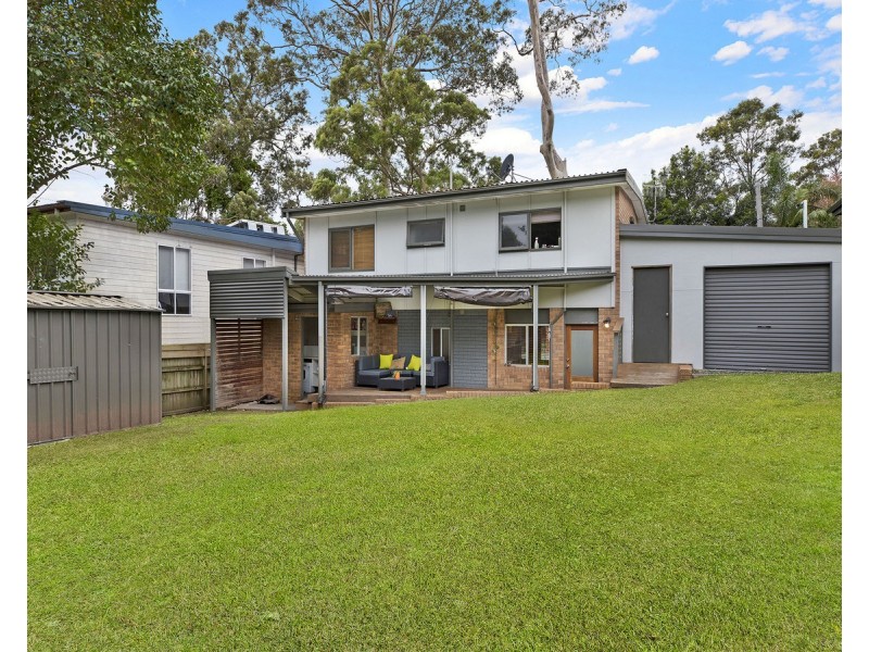 11 Old Tumbi Road, Wamberal NSW 2260