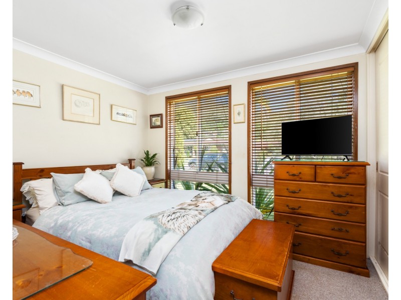 24 Ferntree Close, Wyoming NSW 2250