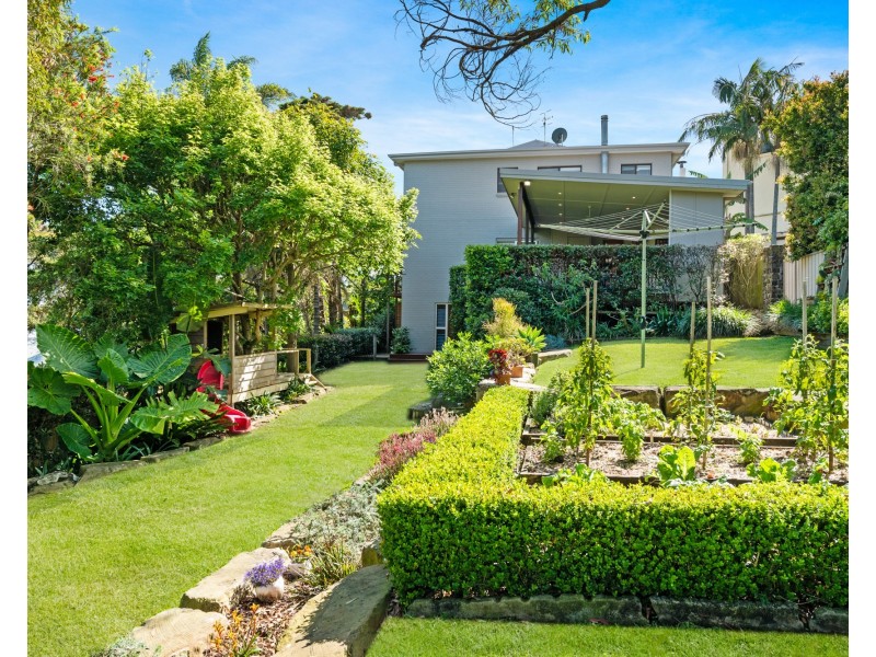 54 Forresters Beach Road, Forresters Beach NSW 2260