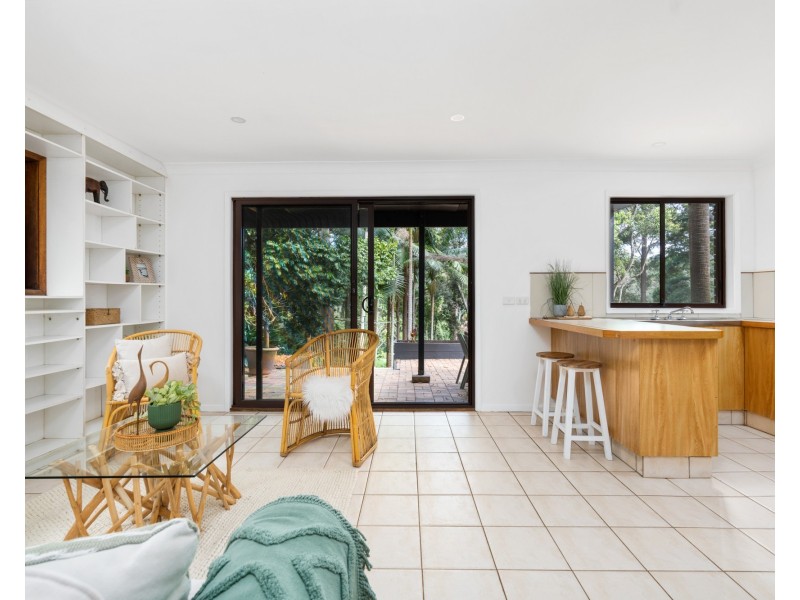 38 Rain Forest Road, Wyoming NSW 2250