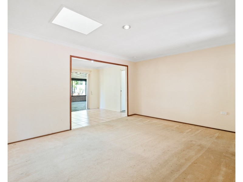 32 Halcyon Street, Wyoming NSW 2250