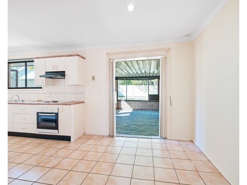 32 Halcyon Street, Wyoming NSW 2250