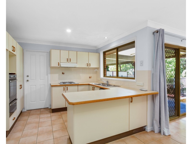 95 Woodview Avenue, Lisarow NSW 2250