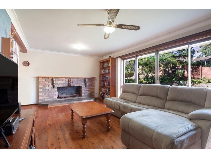 8 Kilkenny Parade, Berkeley Vale NSW 2261