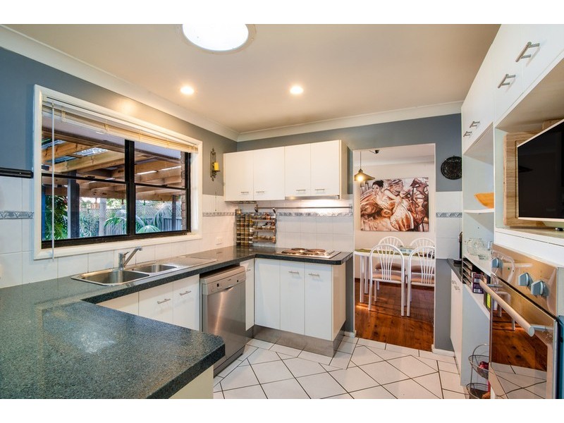 8 Kilkenny Parade, Berkeley Vale NSW 2261