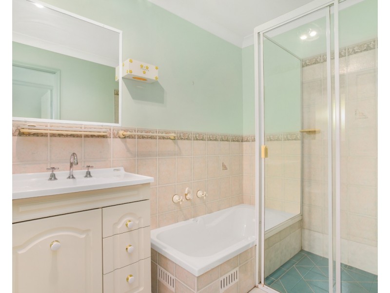 2/26 Robinia Parade, Springfield NSW 2250
