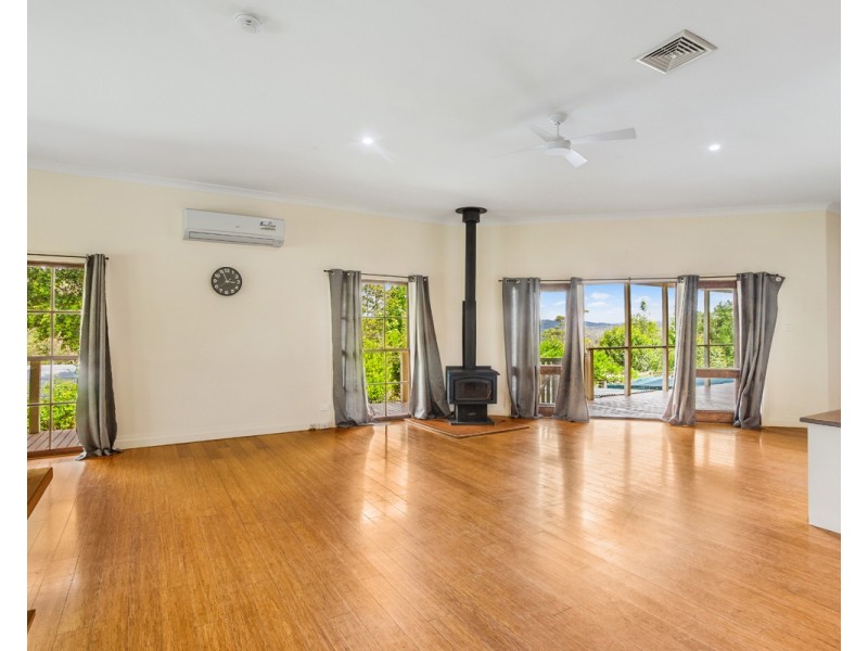 82 Taylor Road, Lisarow NSW 2250