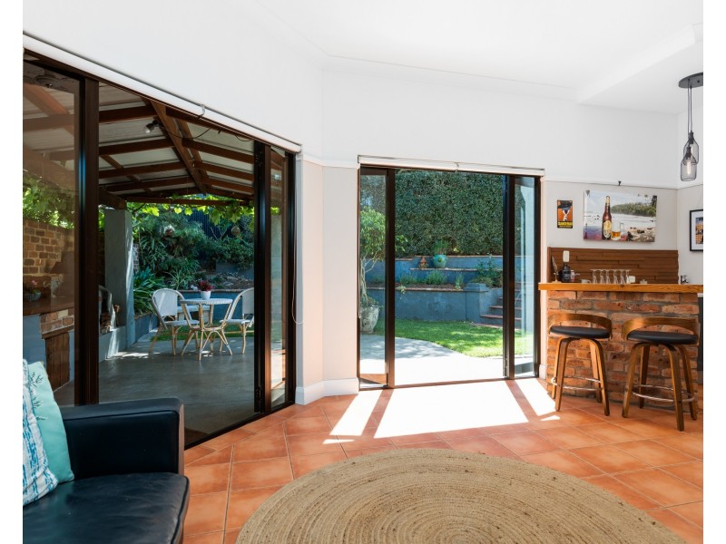 5 Lavinia Street, Forresters Beach NSW 2260