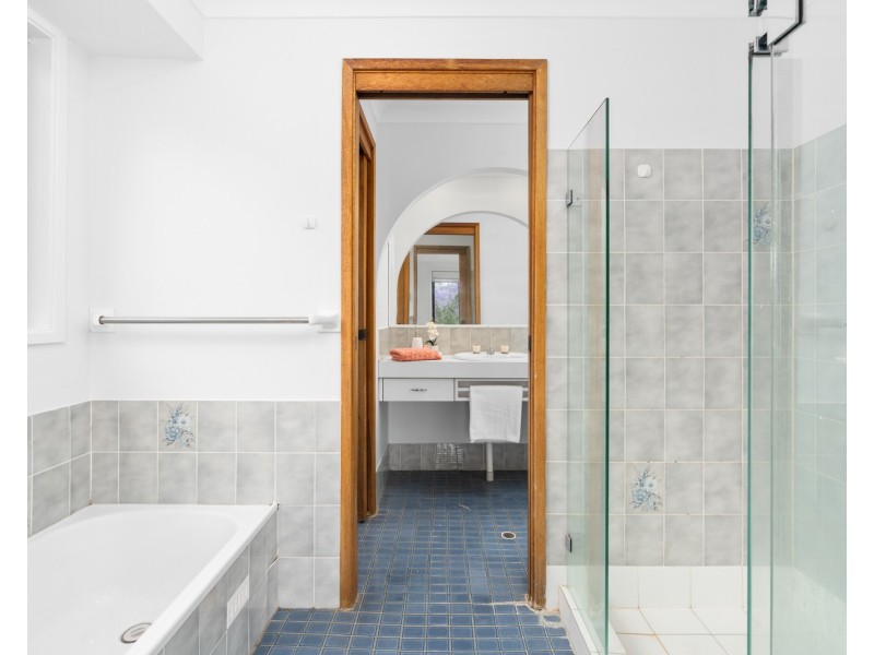 37 Strand Avenue, Narara NSW 2250