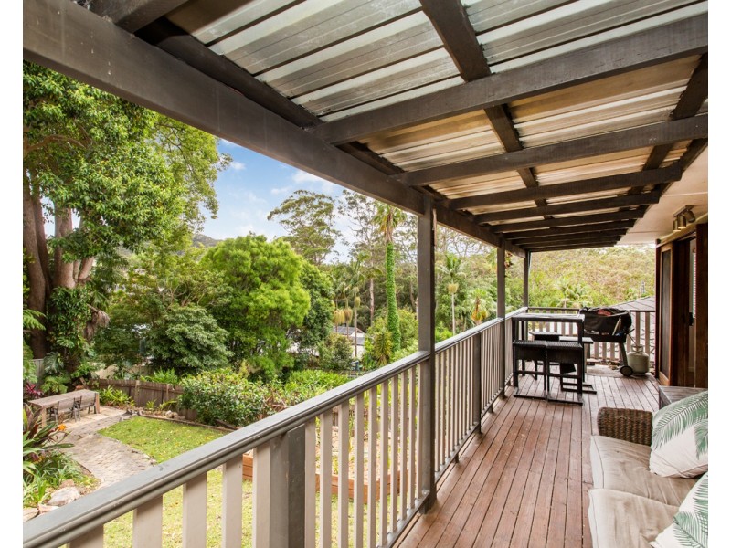 9 Crawford Crescent, Wyoming NSW 2250