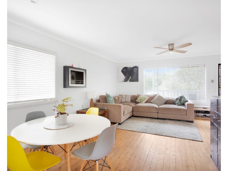 9 Crawford Crescent, Wyoming NSW 2250