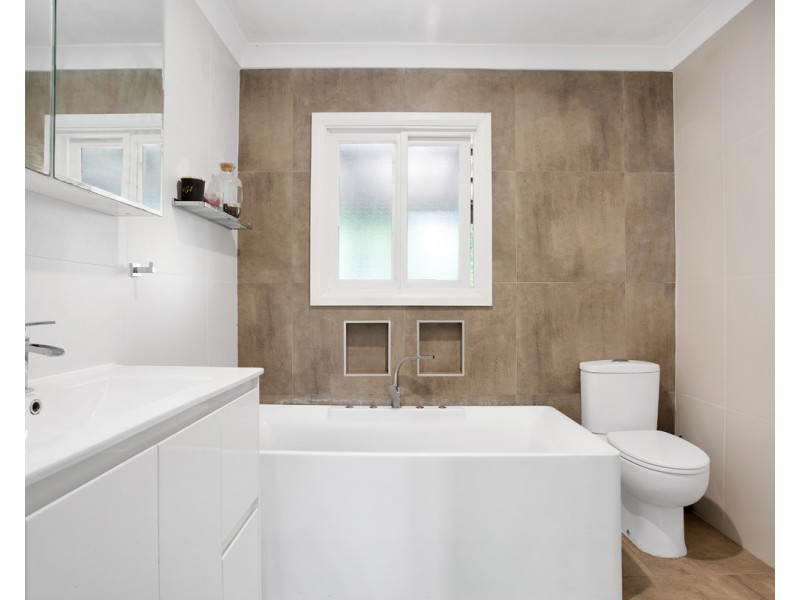 9 Crawford Crescent, Wyoming NSW 2250