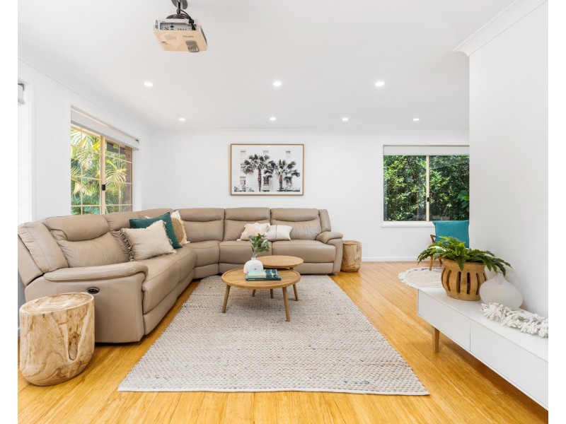16 Kambala Close, Wyoming NSW 2250