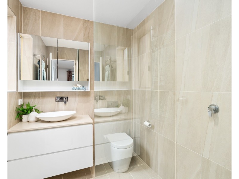 16 Kambala Close, Wyoming NSW 2250