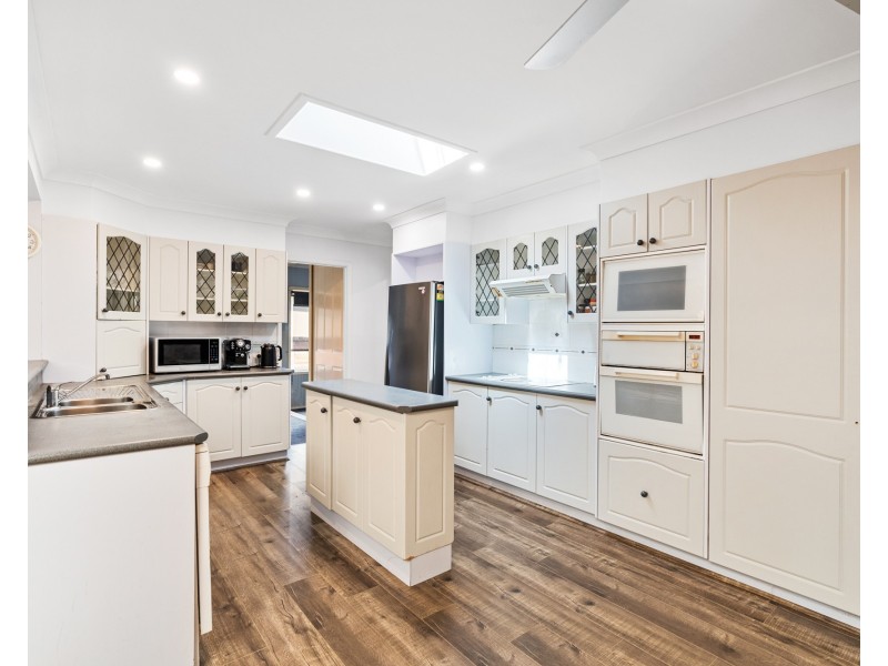 53 North Crescent, Wyoming NSW 2250