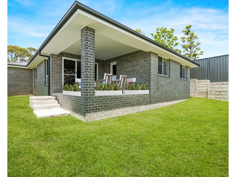 19 Corkwood Street, Berkeley Vale NSW 2261