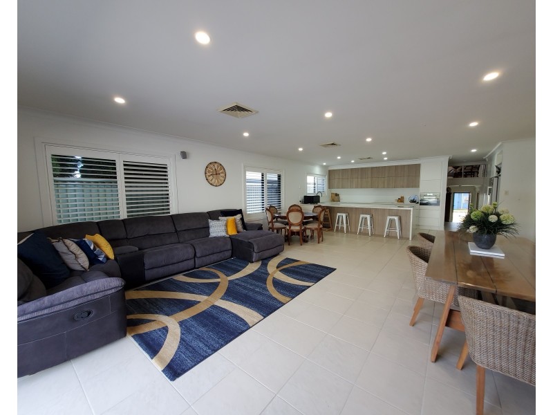 5 Asca Drive, Green Point NSW 2251