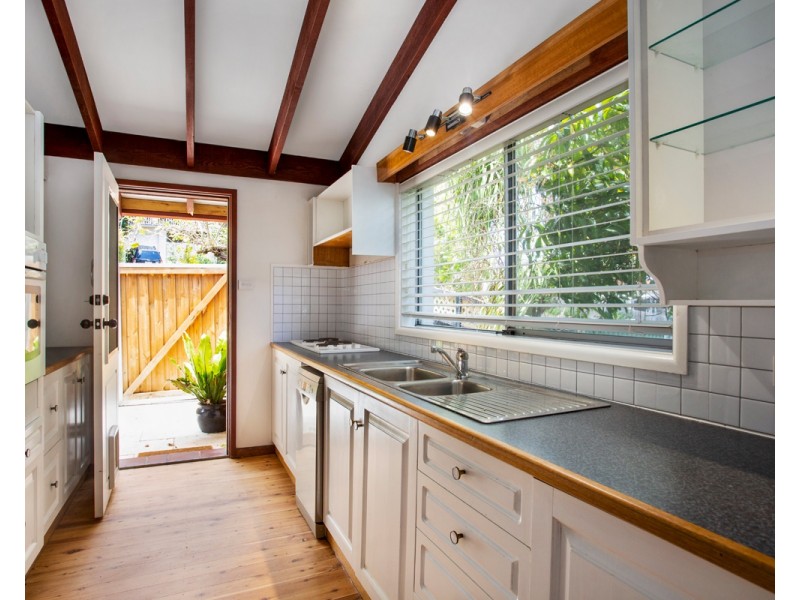 24 Lock Avenue, Springfield NSW 2250