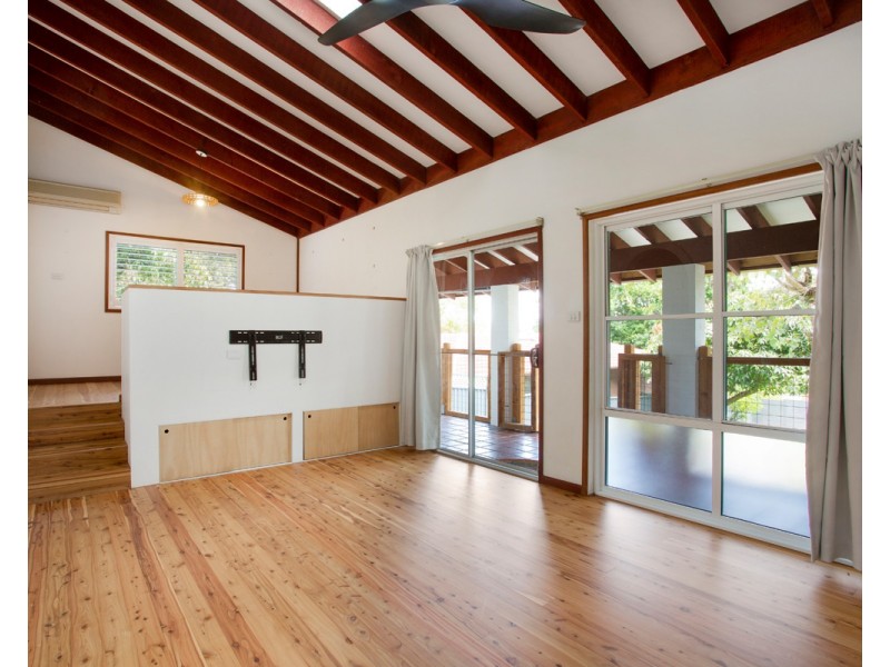 24 Lock Avenue, Springfield NSW 2250