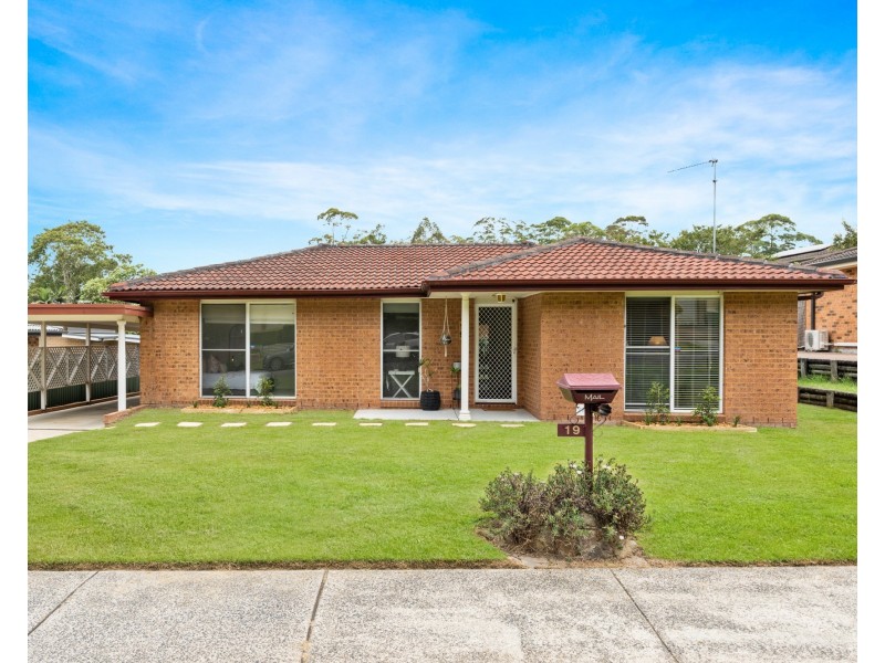 19 Strand Avenue, Narara NSW 2250