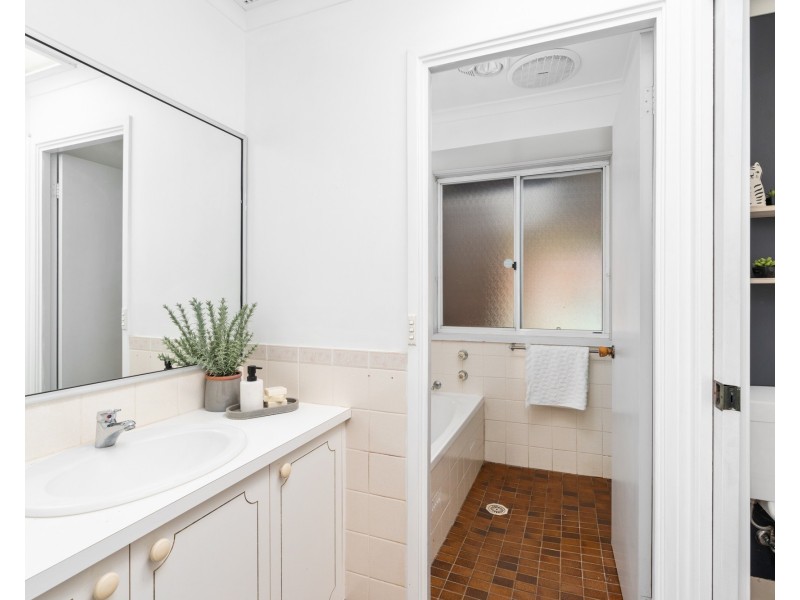 19 Strand Avenue, Narara NSW 2250