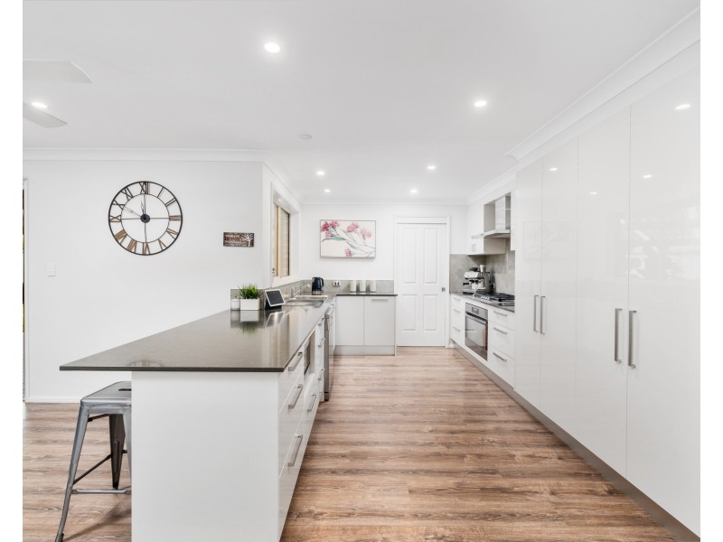 17 Ashburn Close, Lisarow NSW 2250