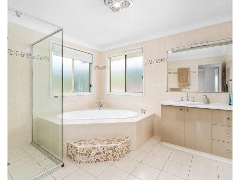 17 Ashburn Close, Lisarow NSW 2250
