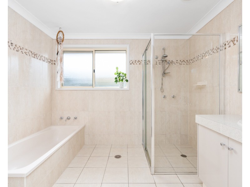 17 Ashburn Close, Lisarow NSW 2250