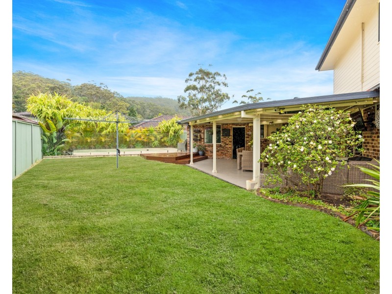 17 Ashburn Close, Lisarow NSW 2250